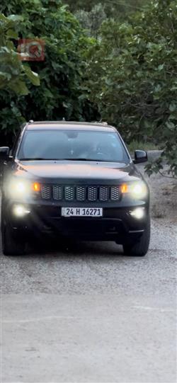 جیپ گراند شیرۆکی